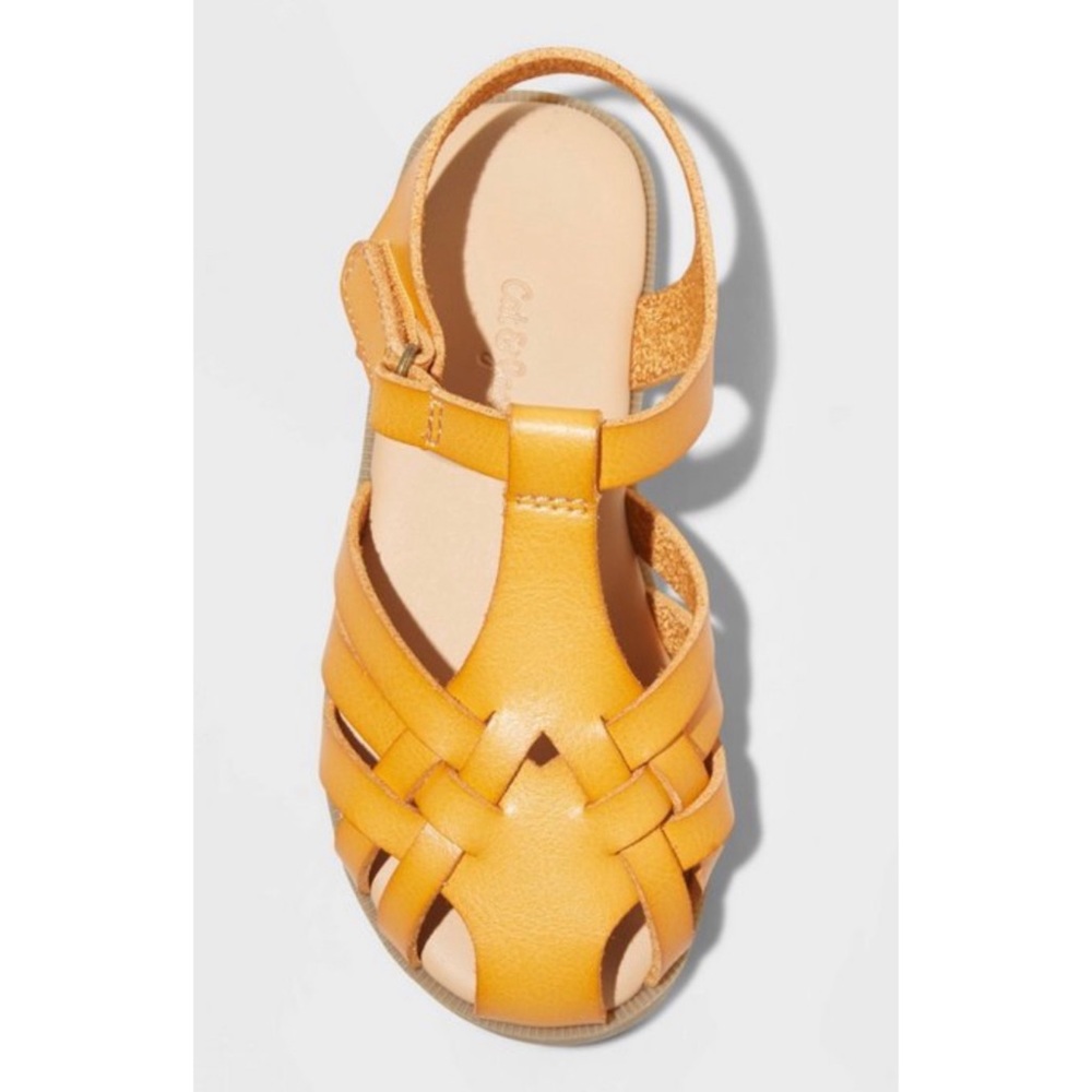 Cat & Jack Toddler Girls’ Ella Ankle Strap Sandals